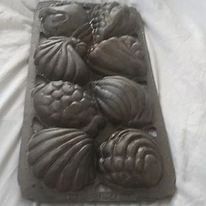Vintage John Wright Cast Iron Shell Shapes Mold